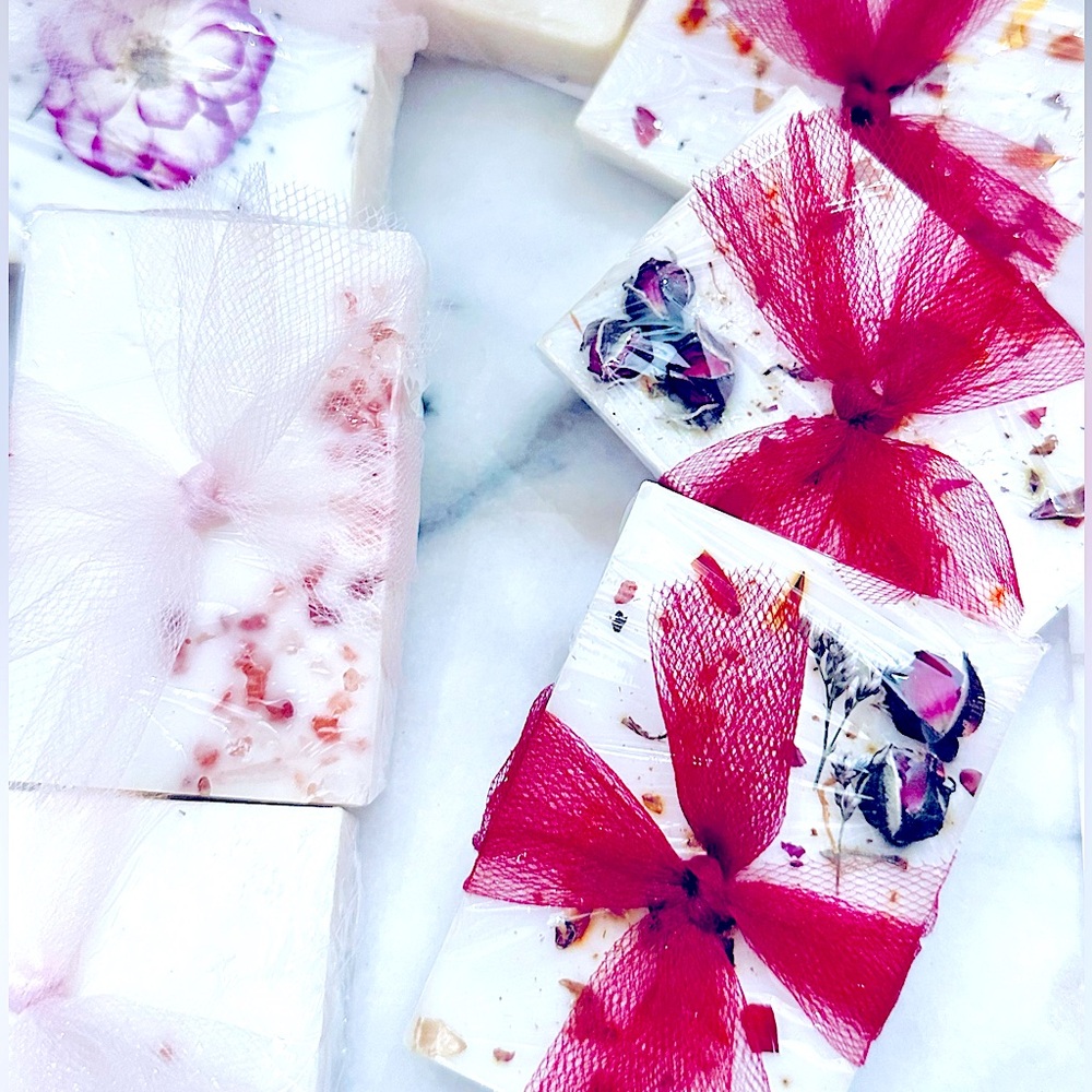 Luxurious All Natural Botanical Beauty Bars Handcrafted & Packed w/Skin Vitamins